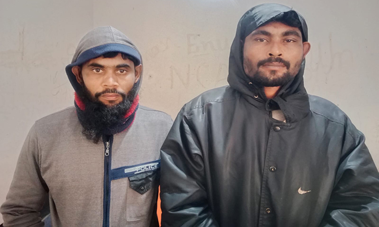 বাবা-মাকে জ্যান্ত কবর দেওয়ার চেষ্টা, দুই ছেলে গ্রেপ্তার